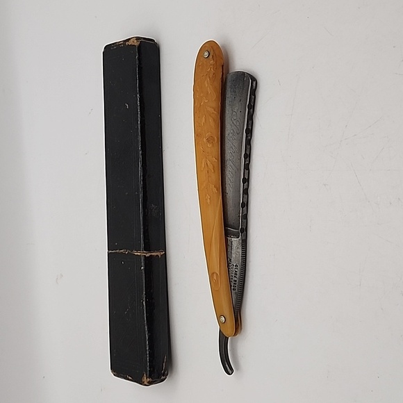 Vintage Clark Bros. Cutlery Co. Straight Razor w/ Case - Picture 2 of 16